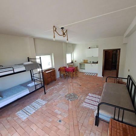 산도미에르즈 Gosciniec Kocmierzow B&B 외부 사진
