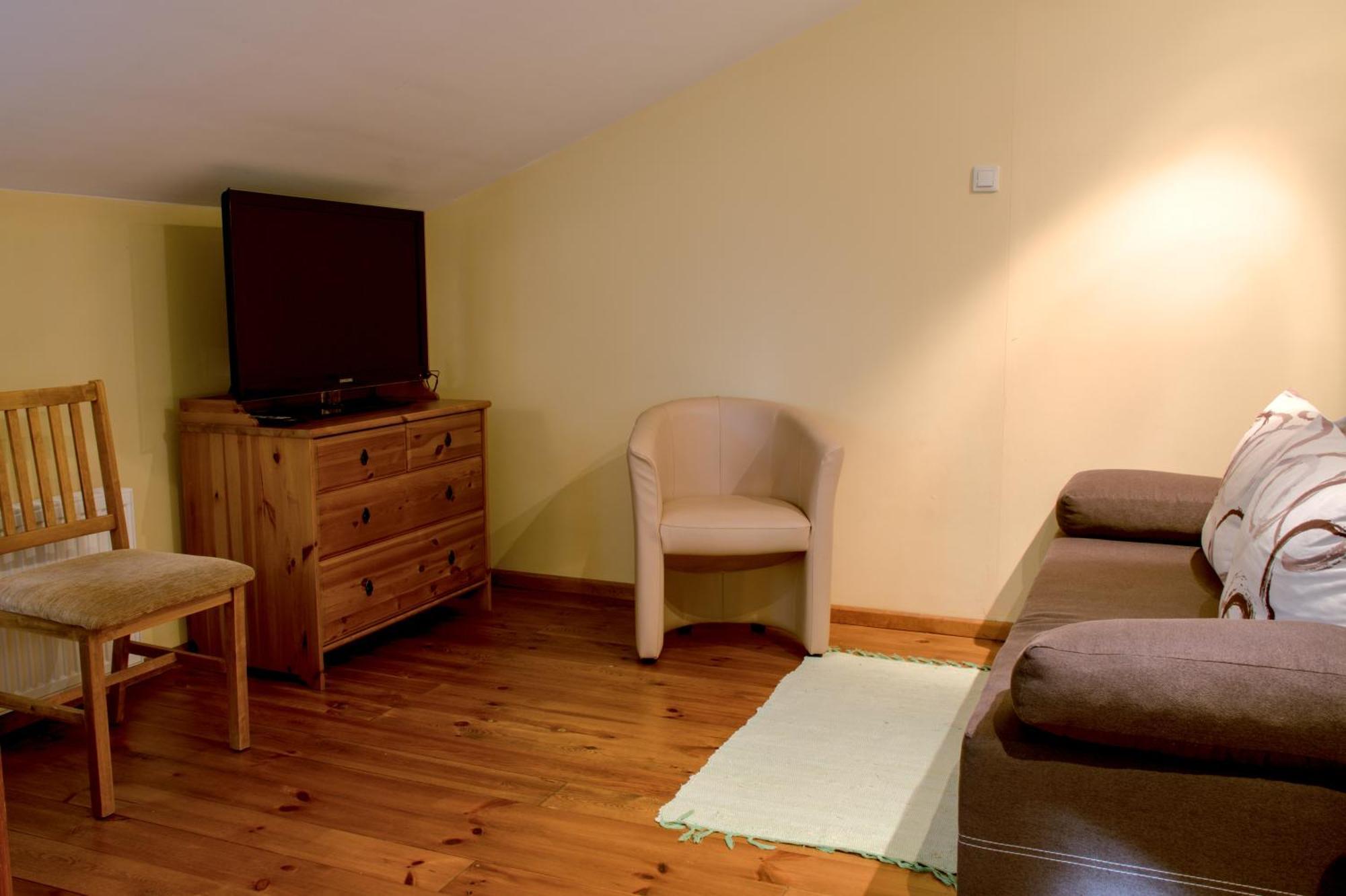산도미에르즈 Gosciniec Kocmierzow B&B 외부 사진