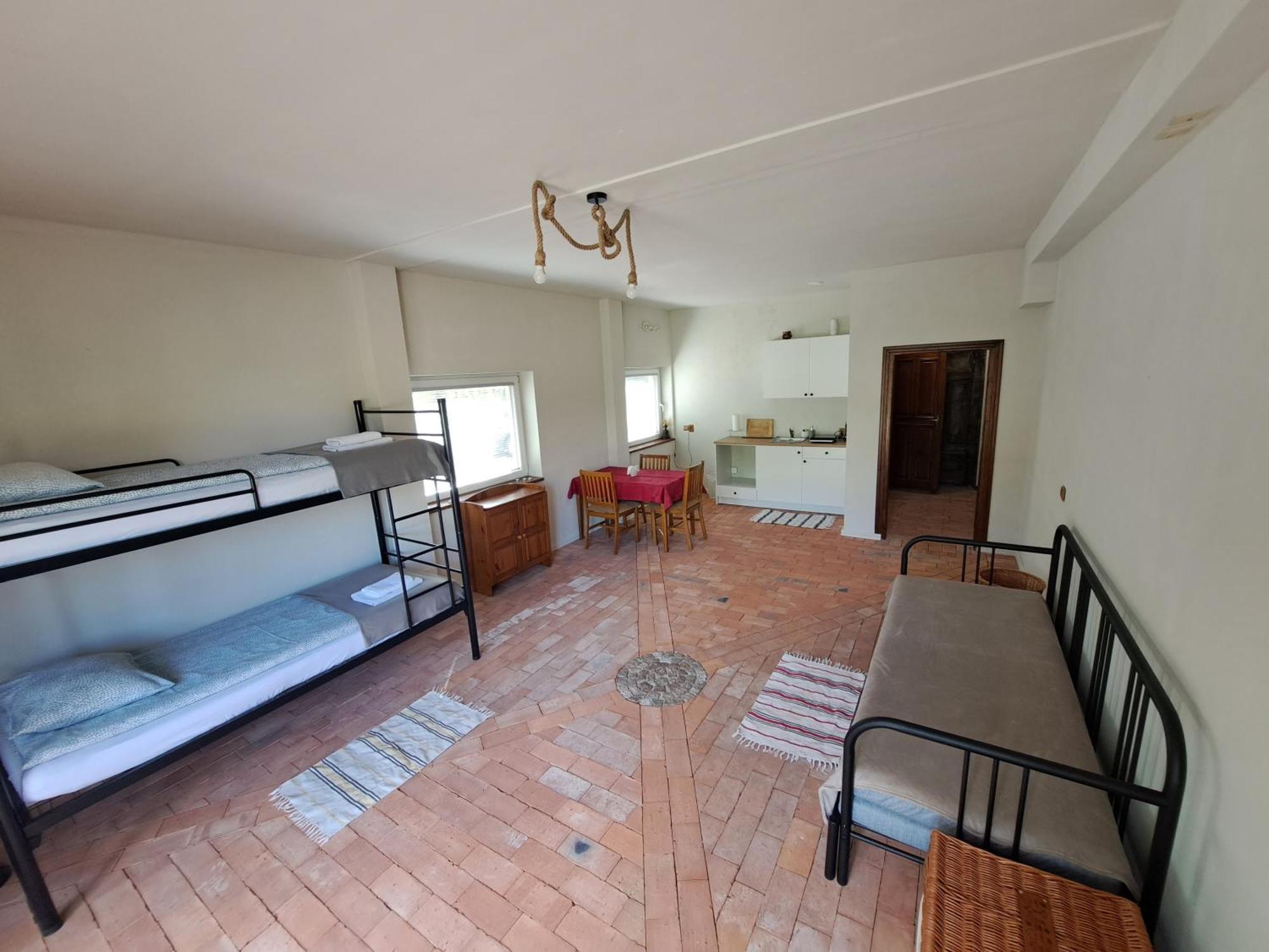 산도미에르즈 Gosciniec Kocmierzow B&B 외부 사진