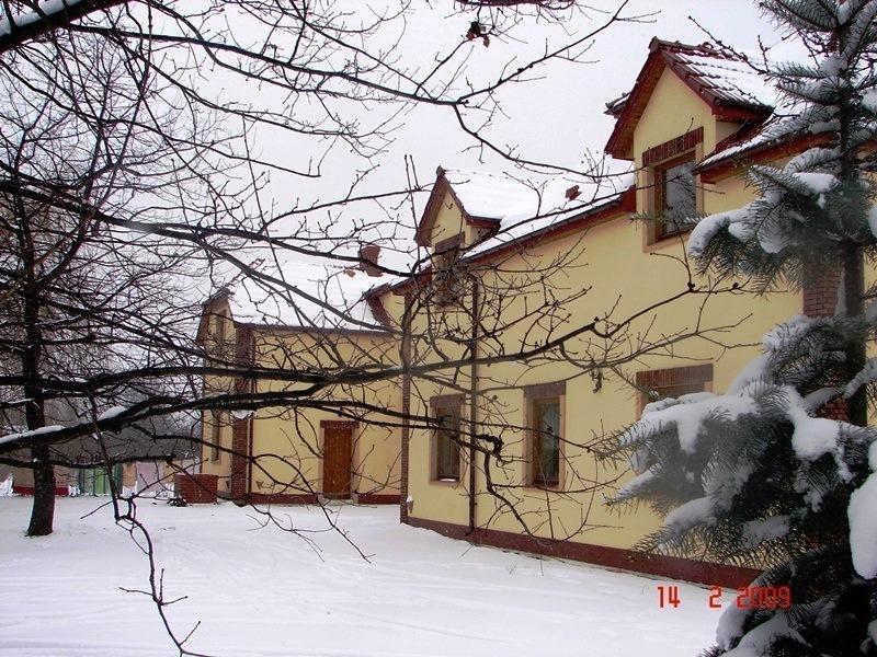 산도미에르즈 Gosciniec Kocmierzow B&B 외부 사진