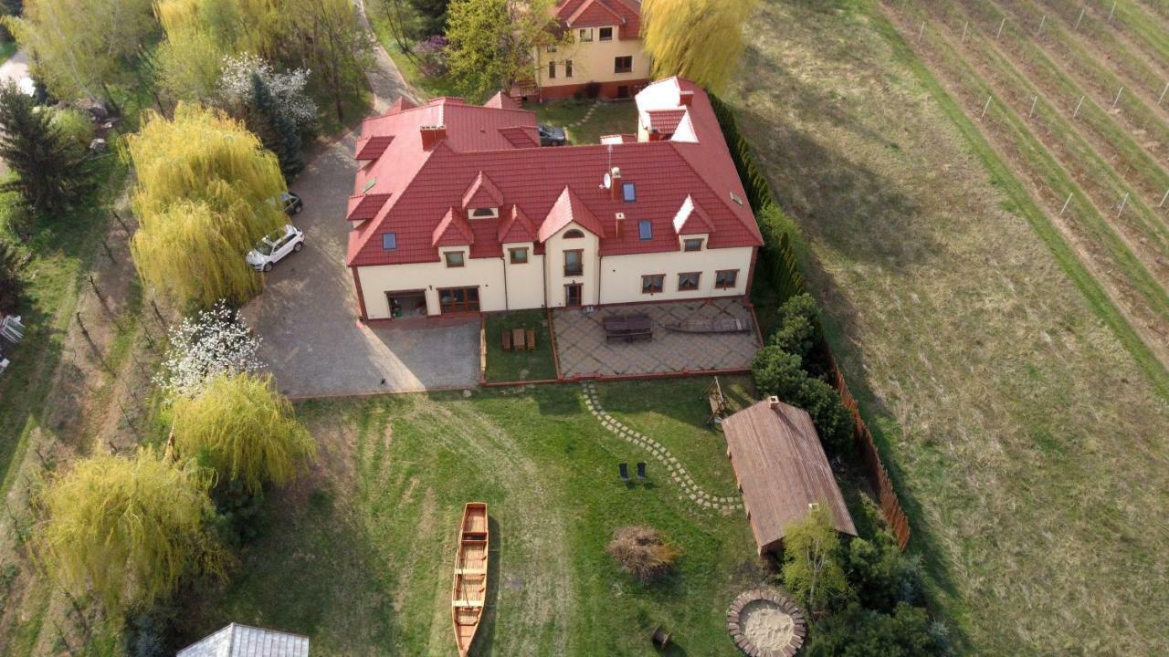 산도미에르즈 Gosciniec Kocmierzow B&B 외부 사진