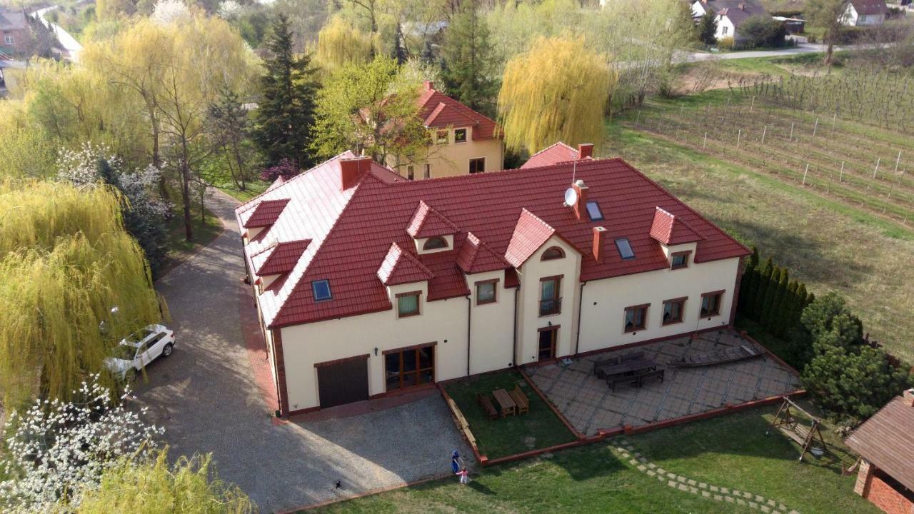 산도미에르즈 Gosciniec Kocmierzow B&B 외부 사진